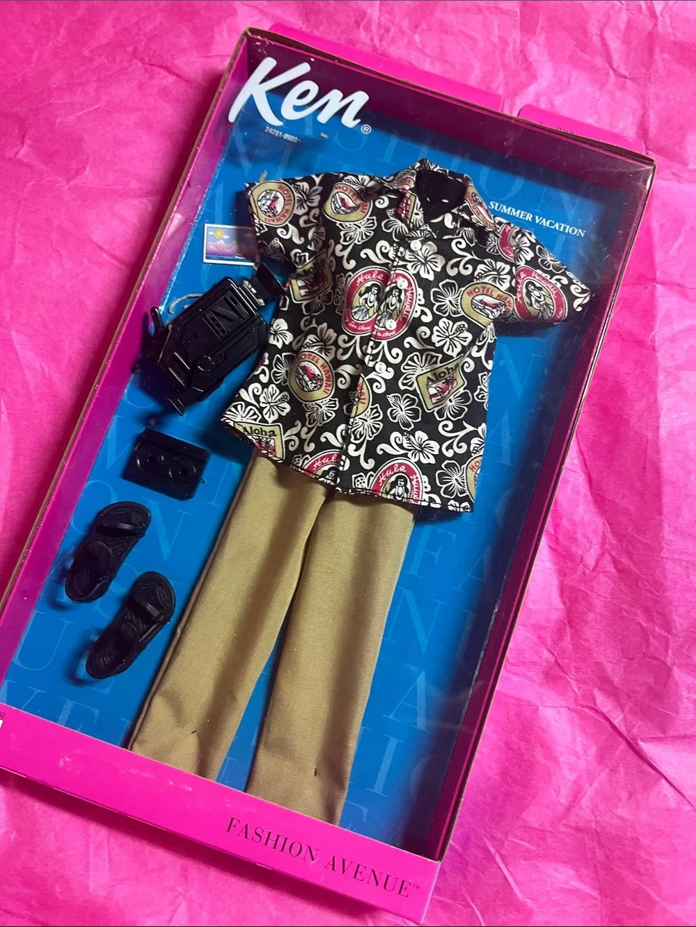 1999 Barbie Ken Fashion Avenue Summer Vacation outfit NRFB Super Rare Complete